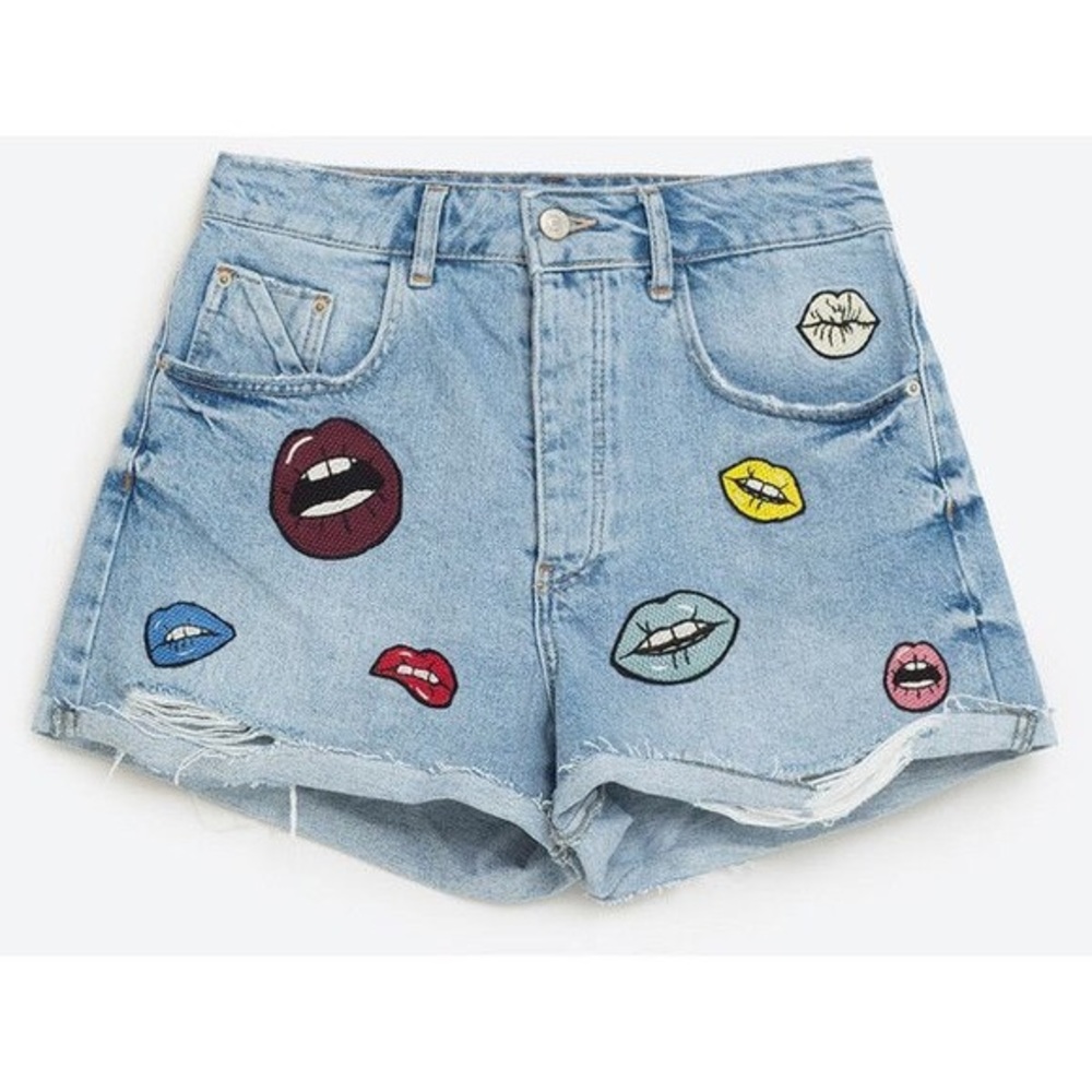 Zara Fun Denim shorts with lips 💋